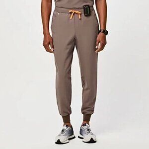FIGS Tansen Jogger Scrub Pants in Smokey Taupe Men’s Size Medium